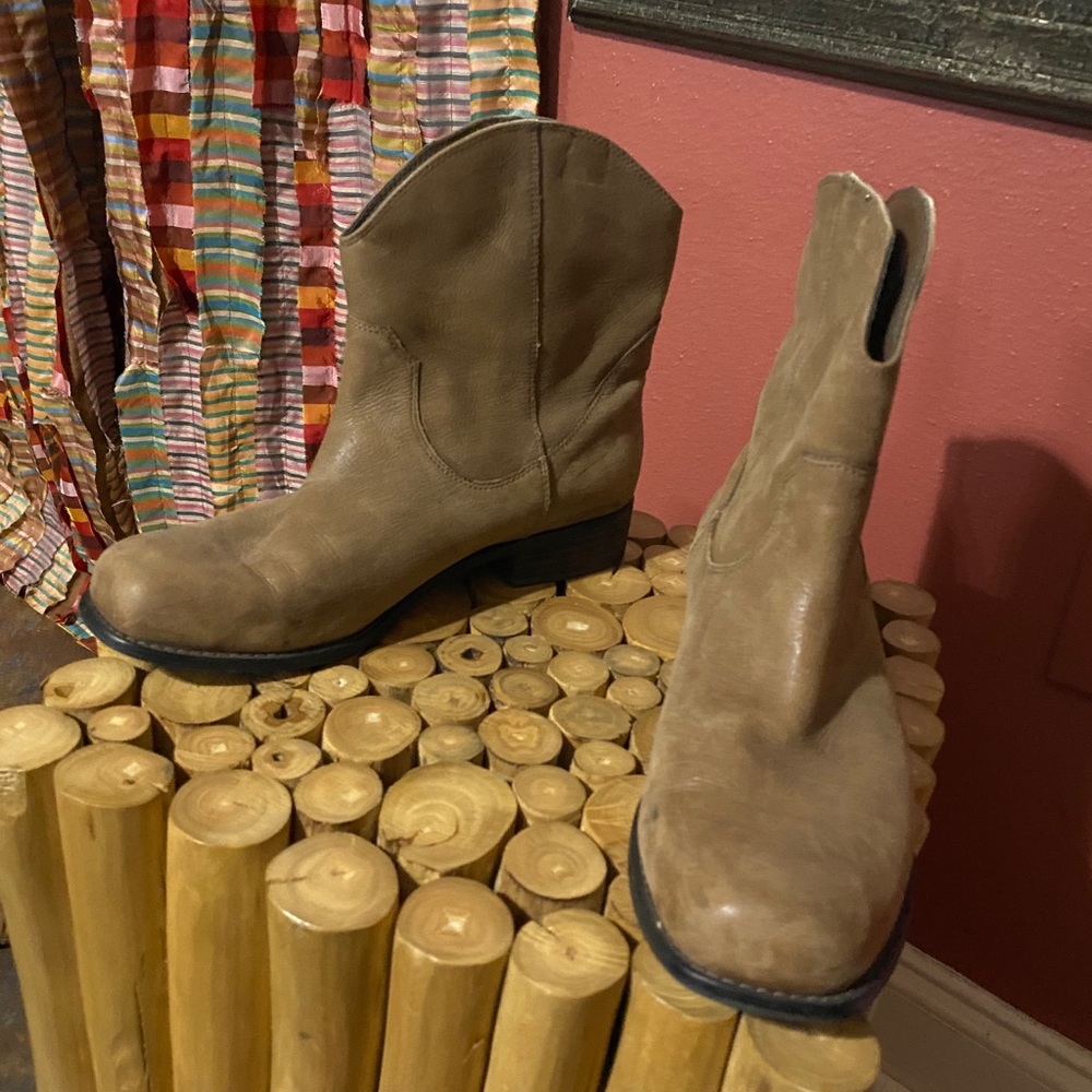 Brown boots